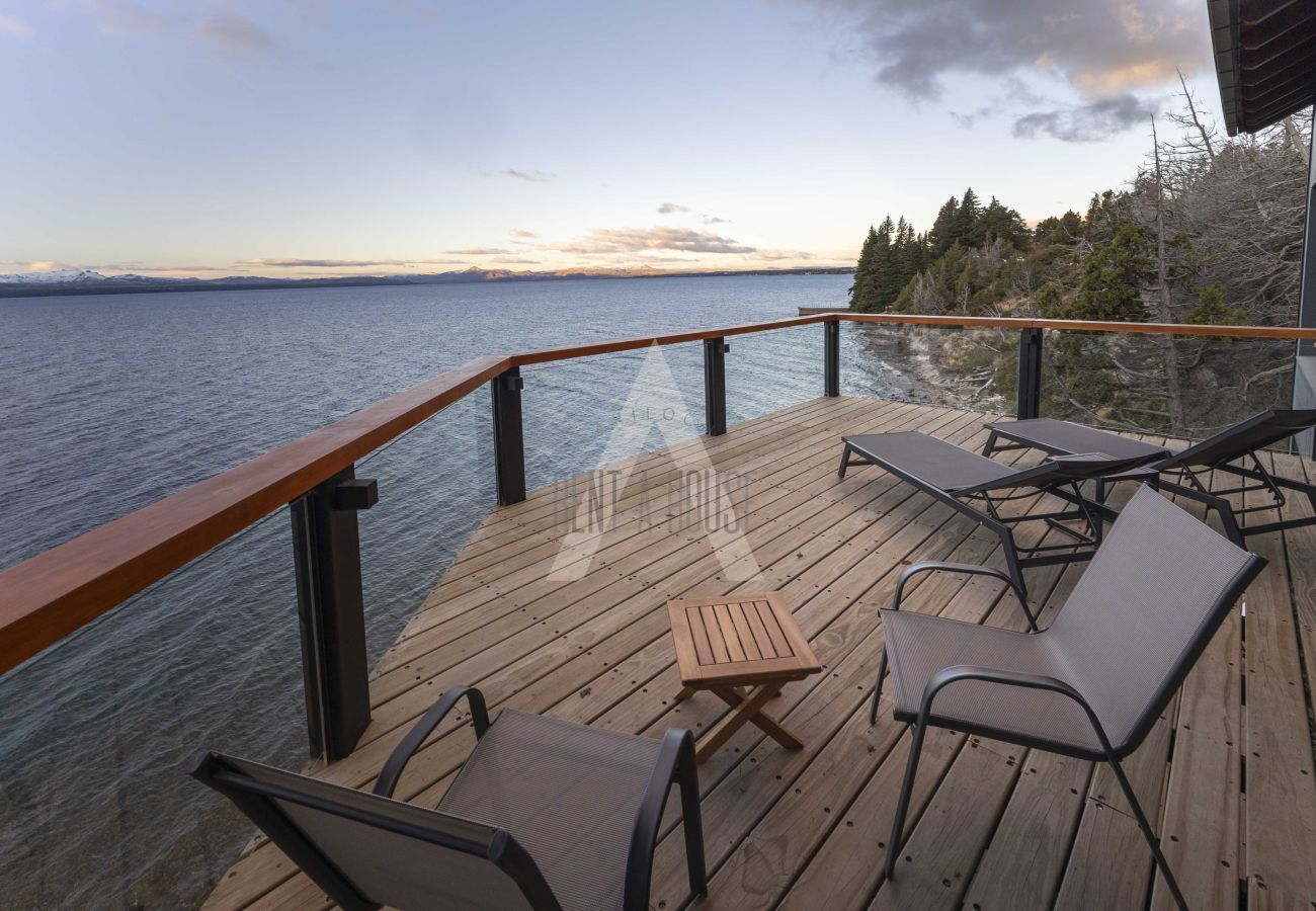Casa en San Carlos de Bariloche - 06PAX HUAPI48C NH