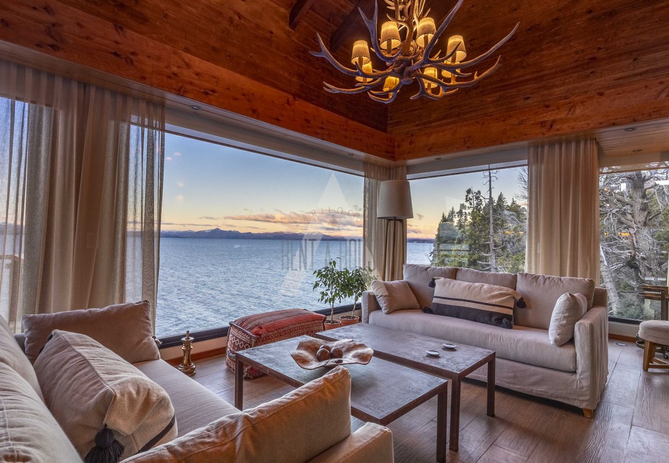 Casa en San Carlos de Bariloche - 06PAX HUAPI48C NH