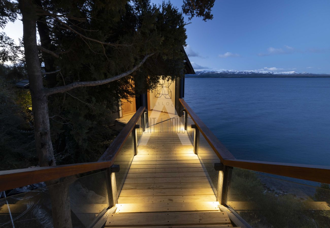Casa en San Carlos de Bariloche - 06PAX HUAPI48C NH
