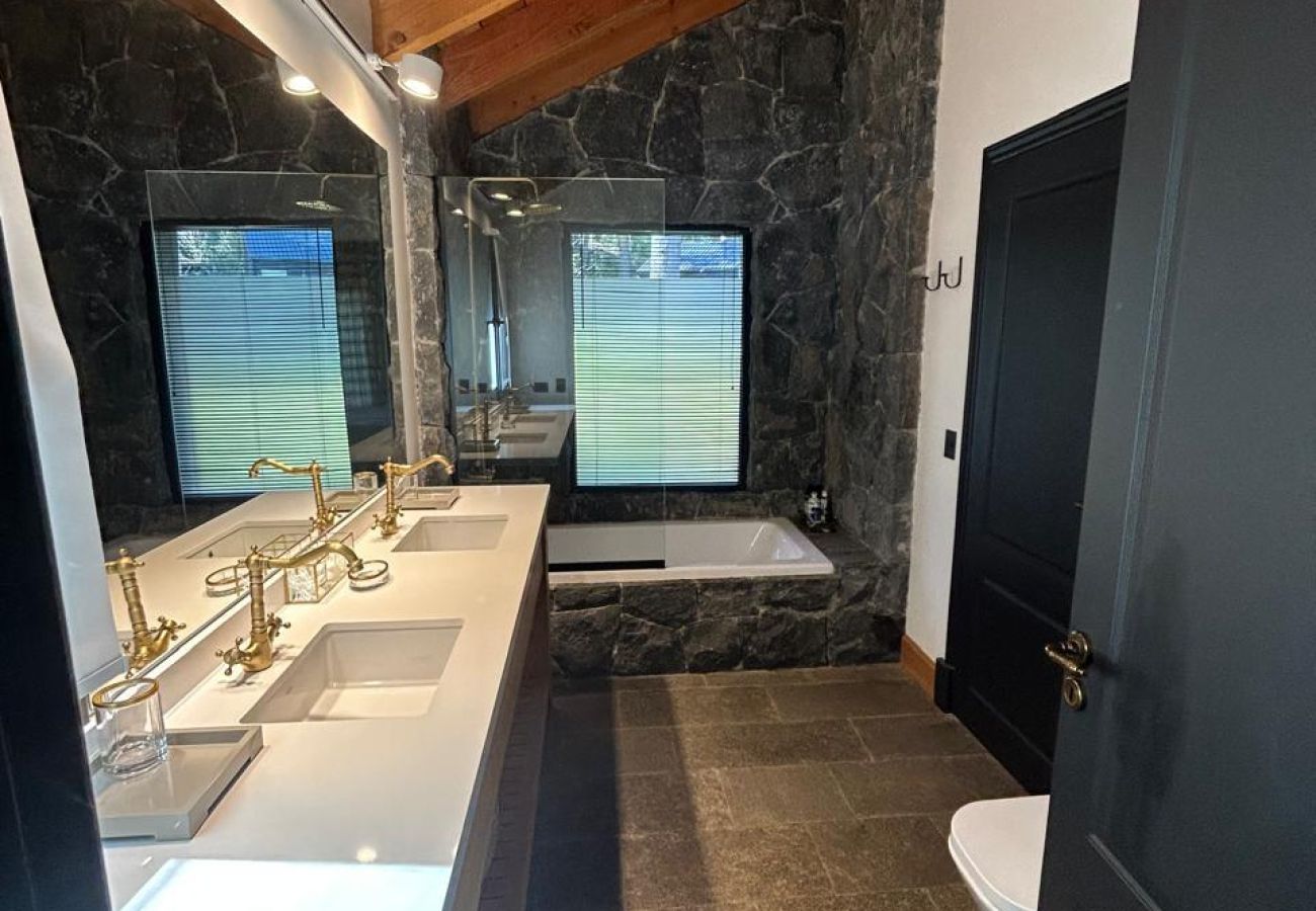 Casa en San Carlos de Bariloche - 08/10 PAX ARE21 SOFI