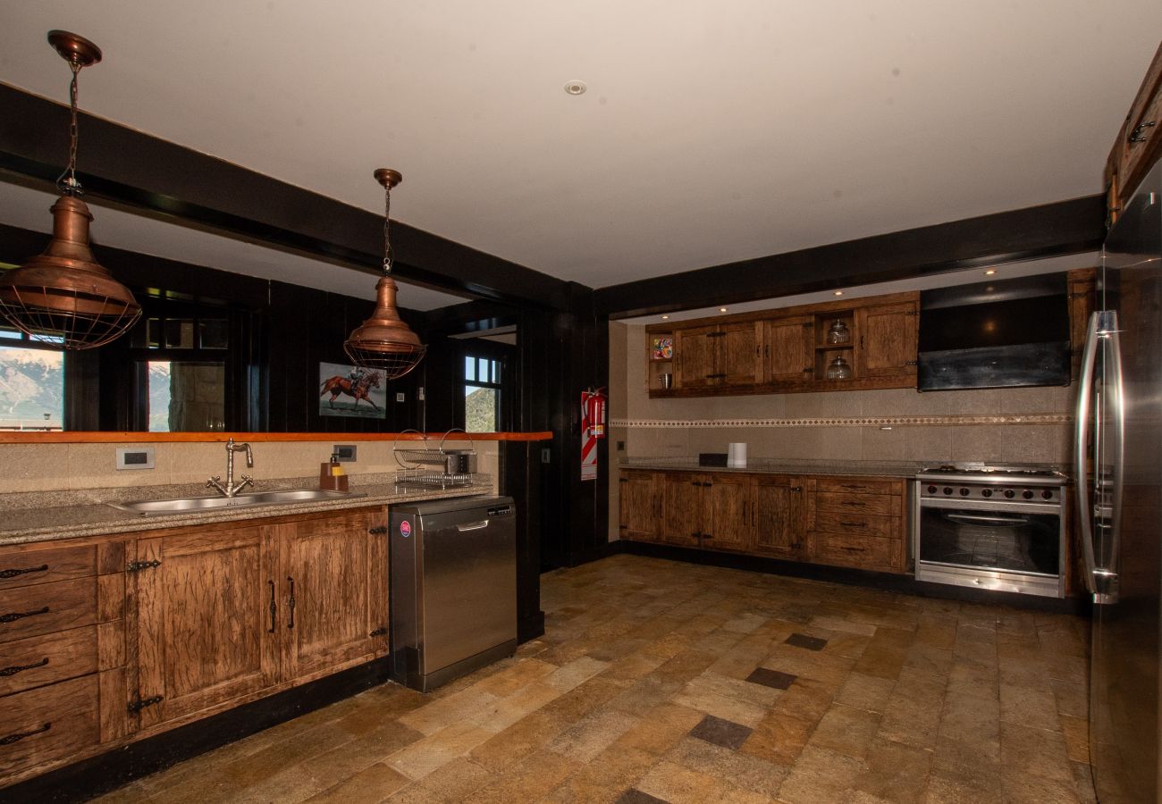 Casa en San Carlos de Bariloche - 18/20PAX ARE09 MAI