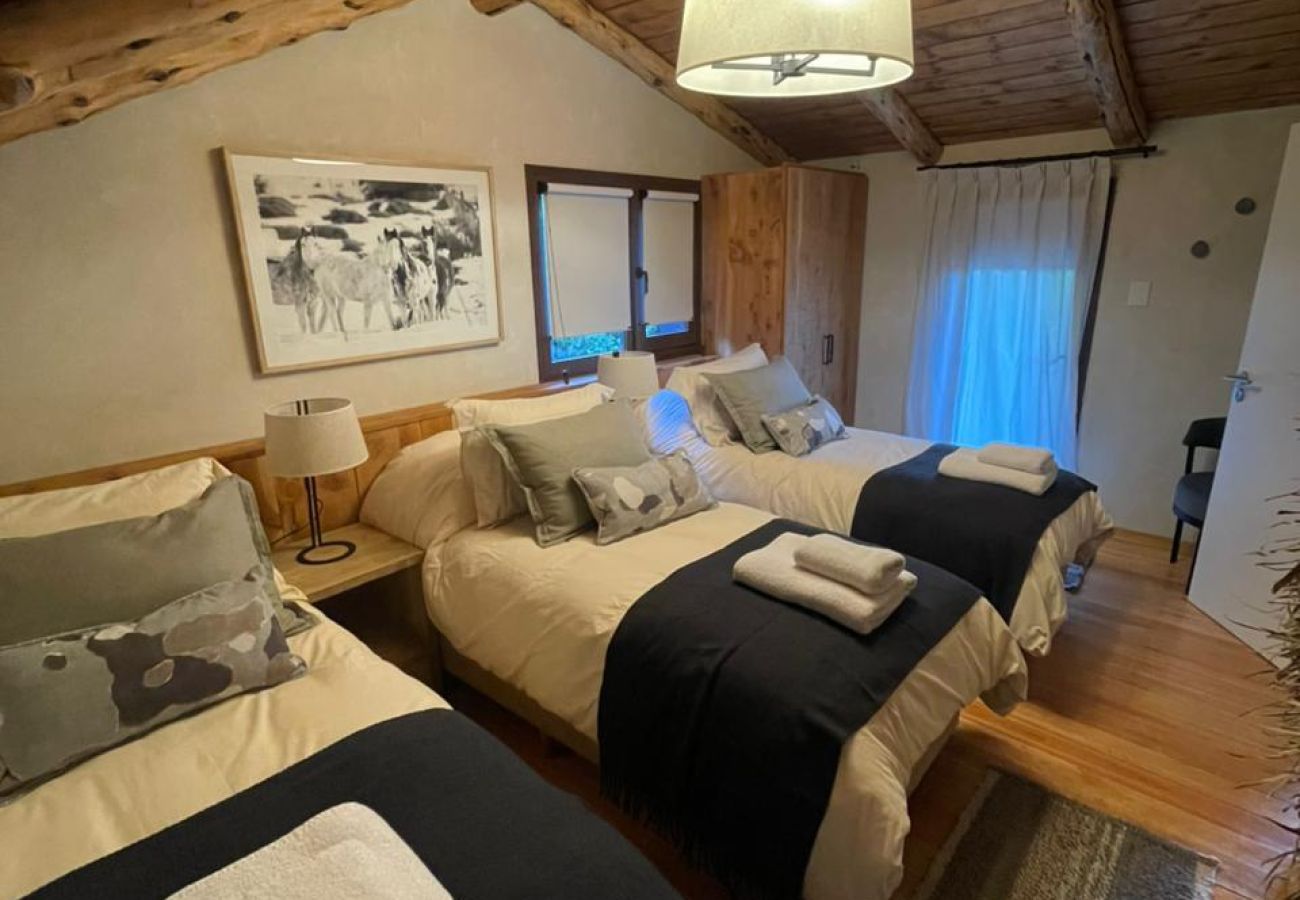 Cabaña en San Carlos de Bariloche - 04/05PAX MORE31C BL-B
