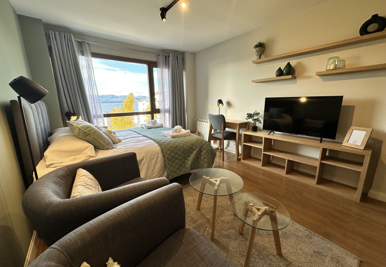 Estudio en San Carlos de Bariloche - Grinly with lake view & parking