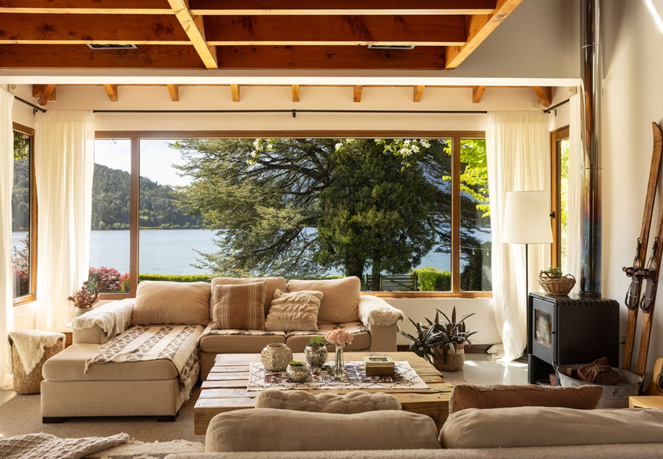 Casa en San Carlos de Bariloche - Beautiful lakefront house in Bariloche