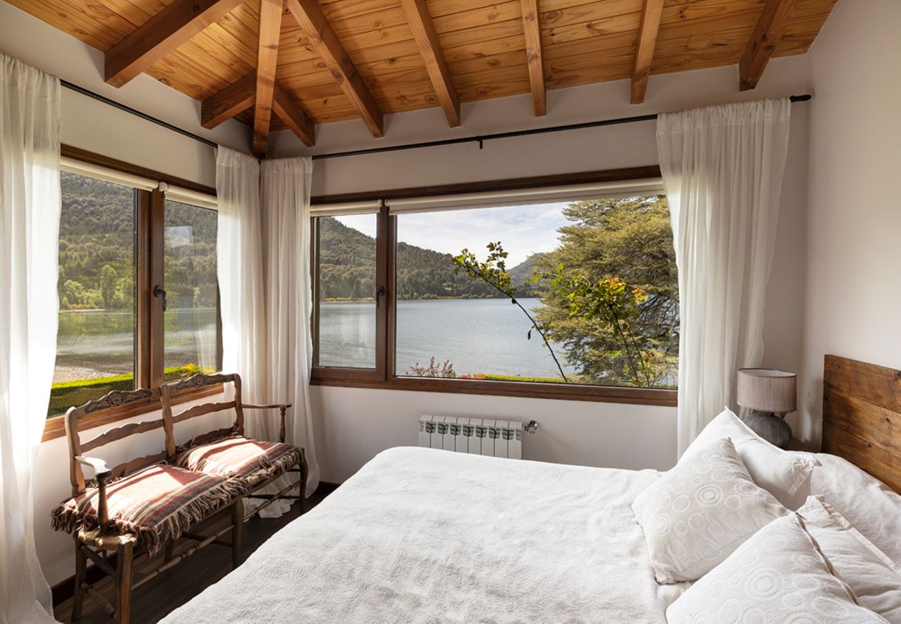 Casa en San Carlos de Bariloche - Beautiful lakefront house in Bariloche