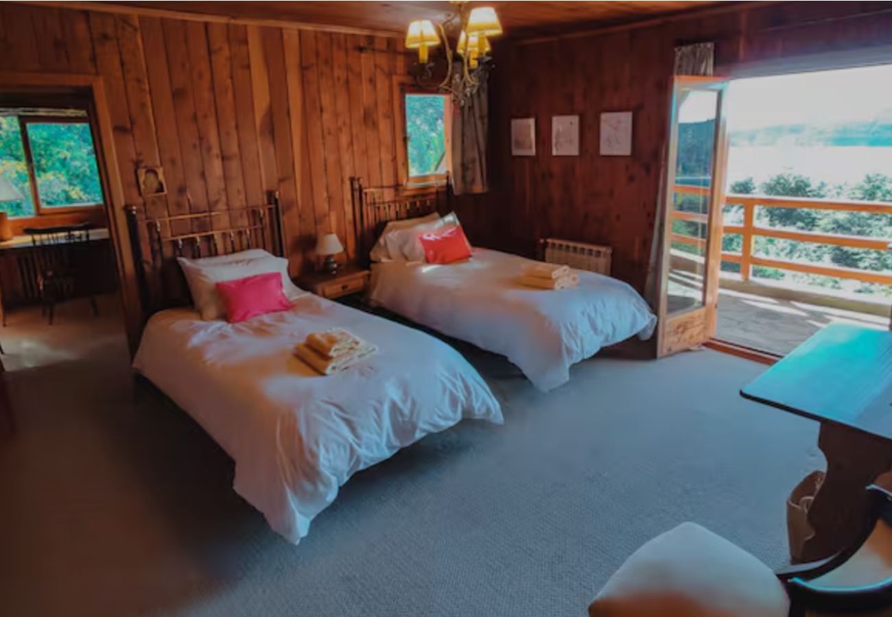 Casa en San Carlos de Bariloche - Beautiful house in Llao Llao, Bariloche