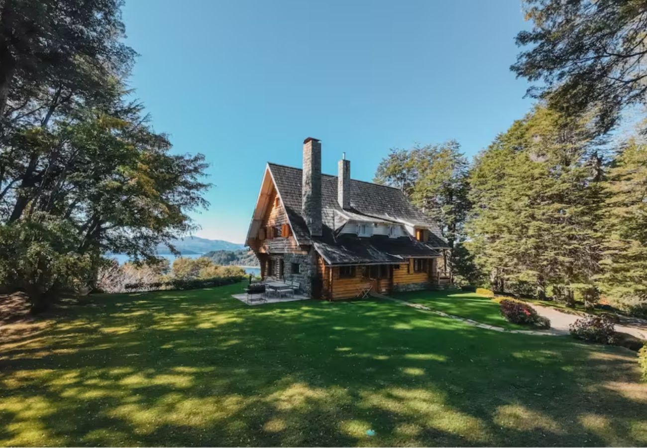Casa en San Carlos de Bariloche - Beautiful house in Llao Llao, Bariloche