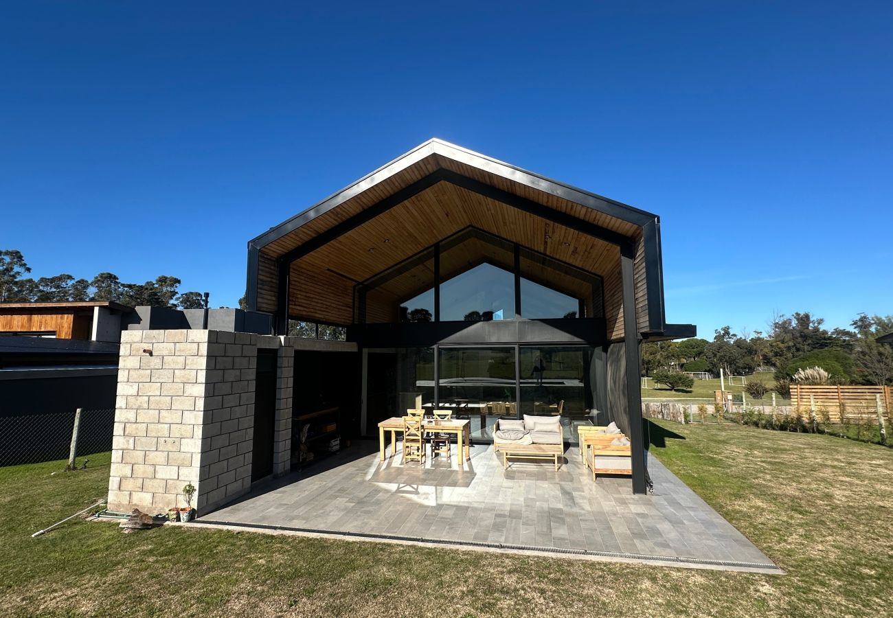 Casa en Chapadmalal - Estación Chapa | Casa Agustina | Hola Sur