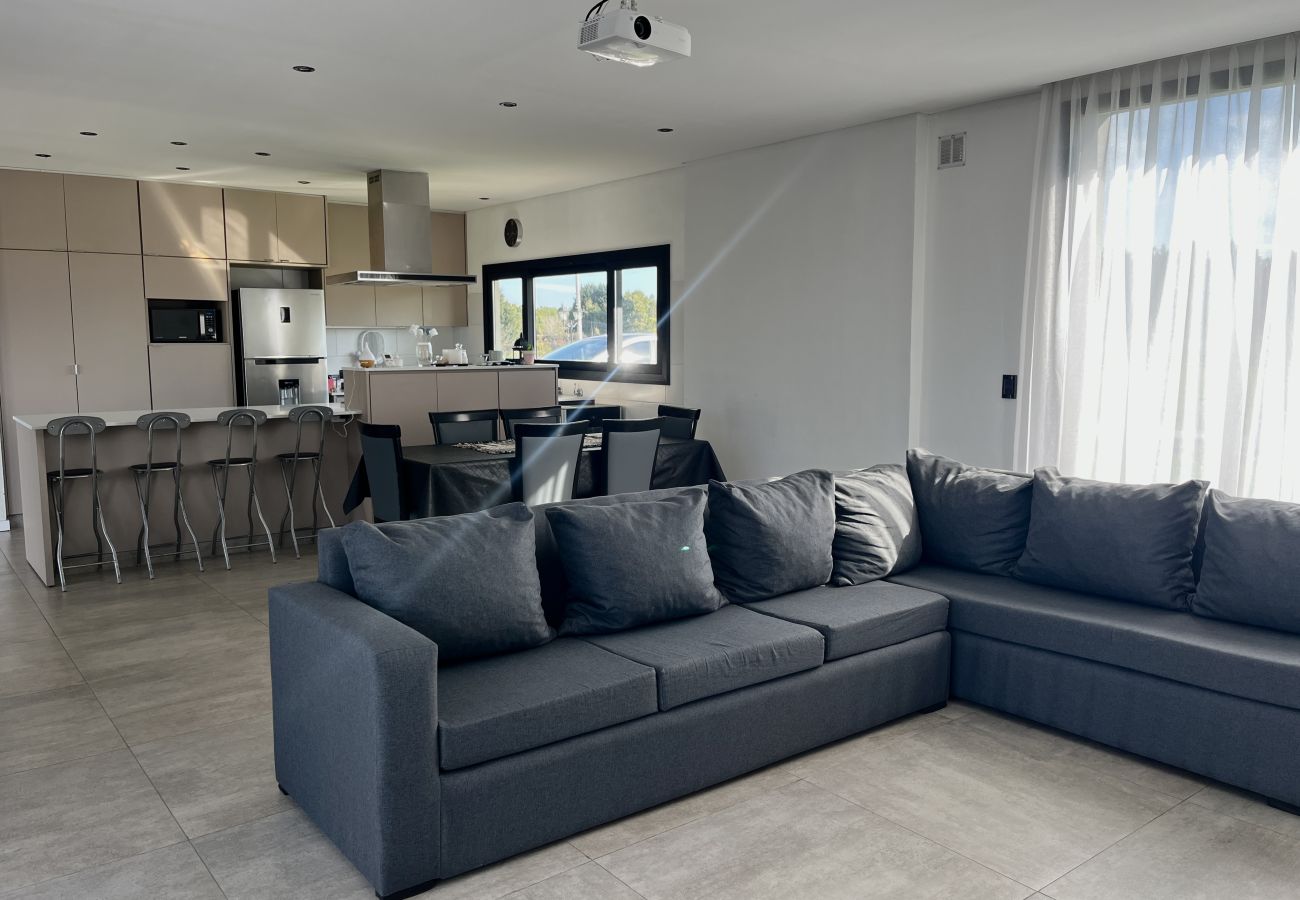Casa en Mar Del Plata - Arenas House | Casa Romi | Hola Sur