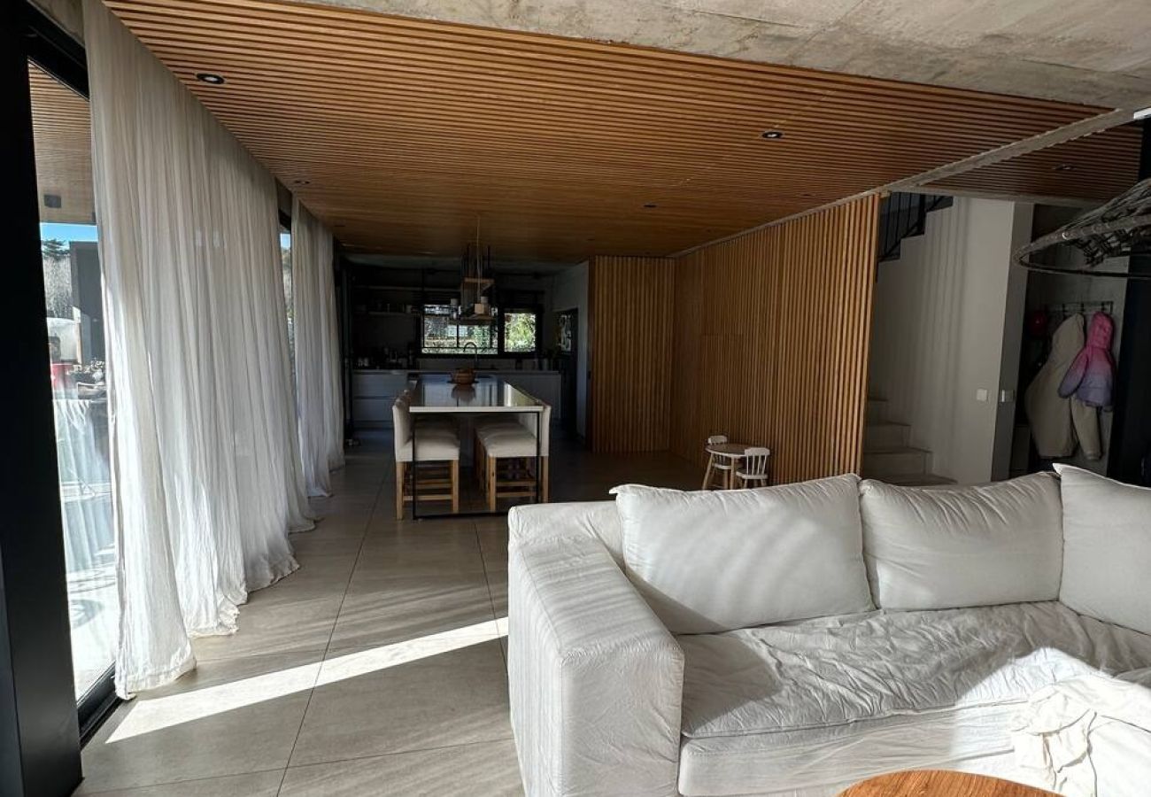 Casa en Chapadmalal - San Benito Retreat | Casa Felipe | Hola Sur