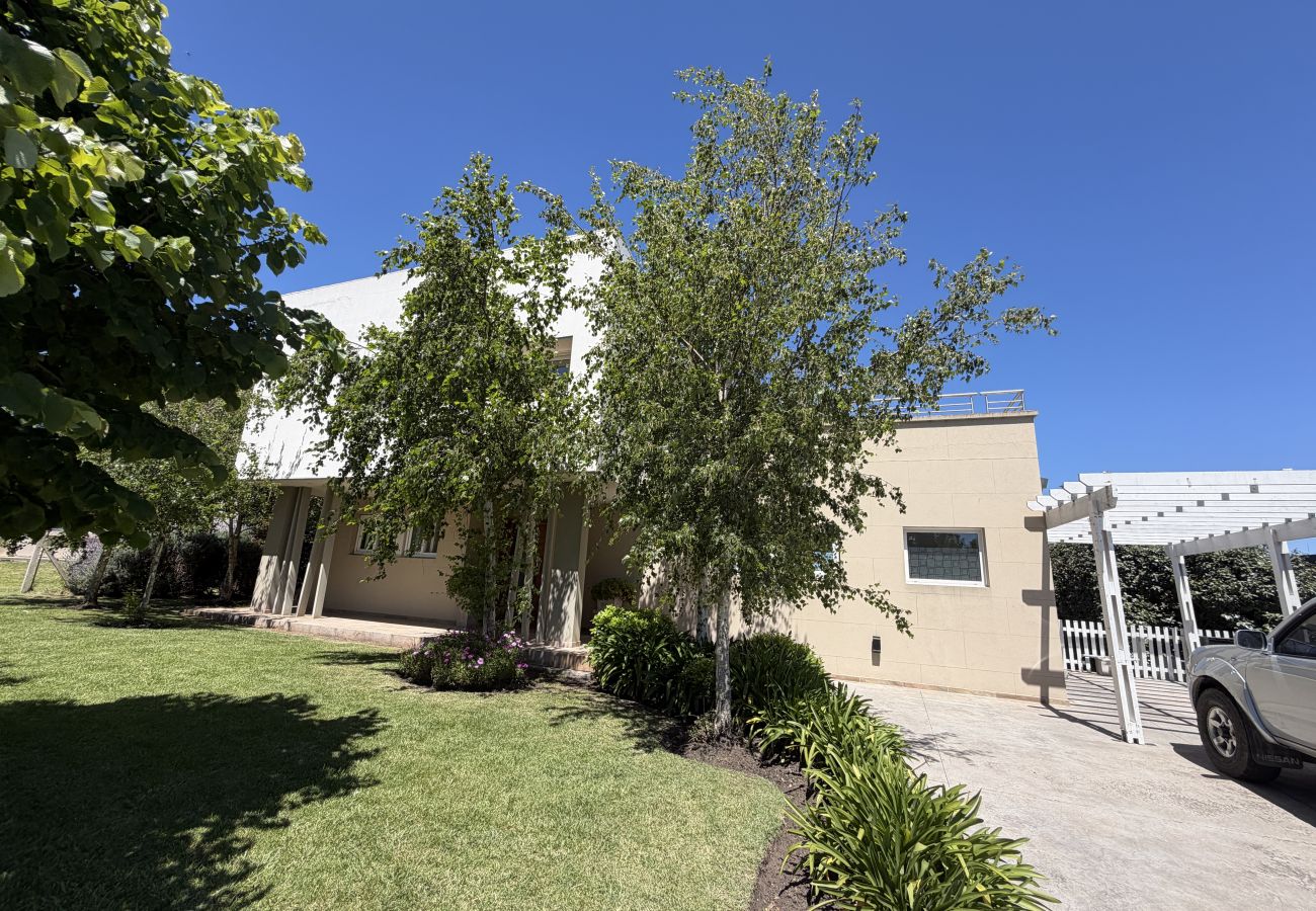 Casa en Mar Del Plata - Casa con Pileta en Arenas del Sur | Casa Belen | H