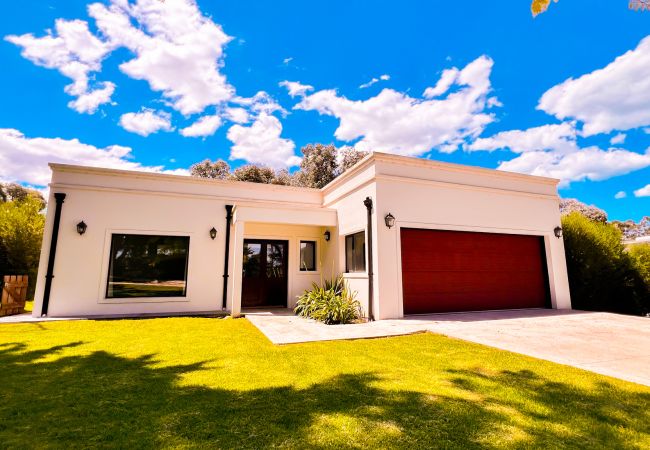 Casa en Chapadmalal - Naturaleza y confort | Casa Santi 212 | Hola Sur