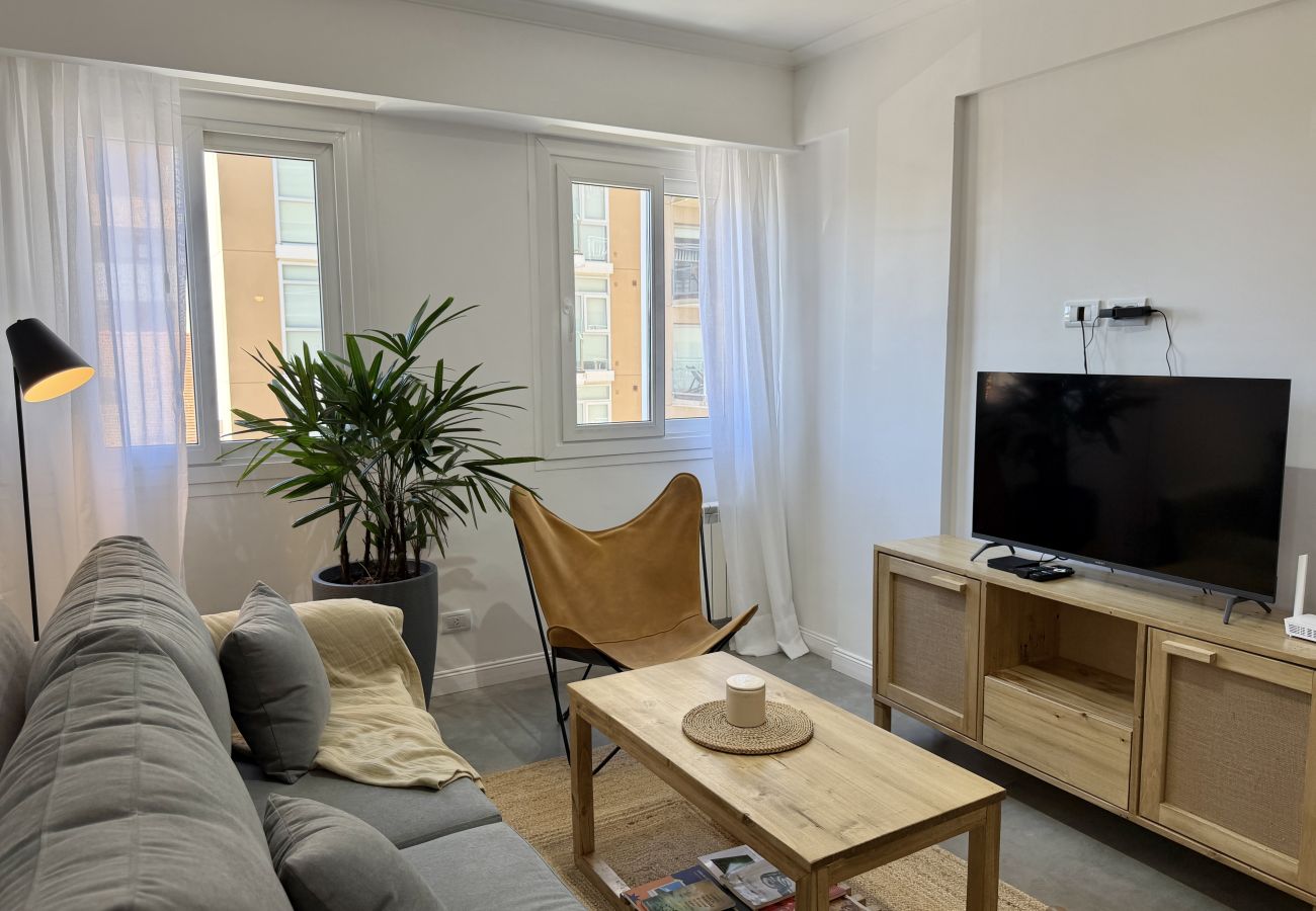 Apartamento en Mar Del Plata - Moderno y a pasos del mar | Depto Ana Maria | Hola