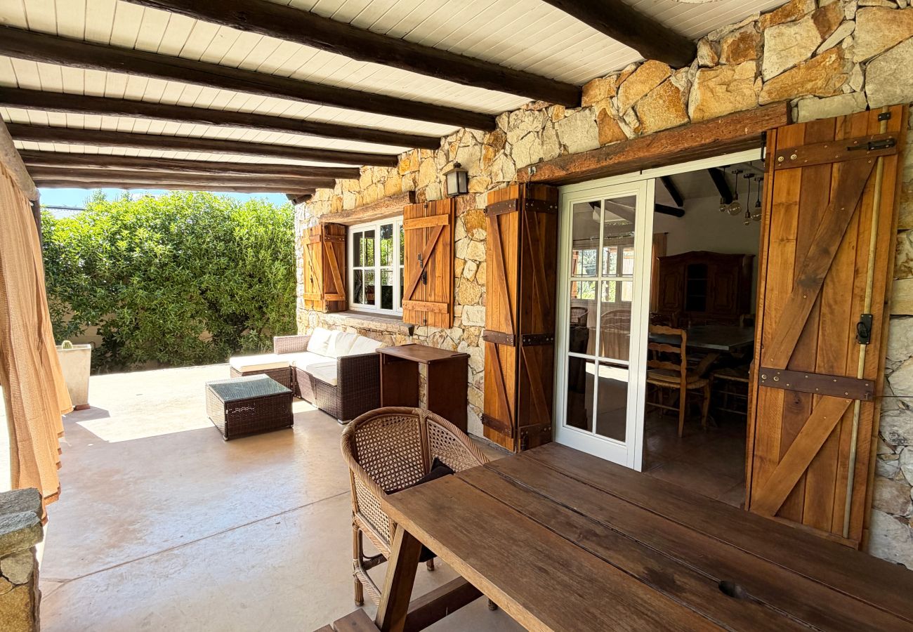 Casa en Chapadmalal - Casa OMA | Casa Dani | Hola Sur