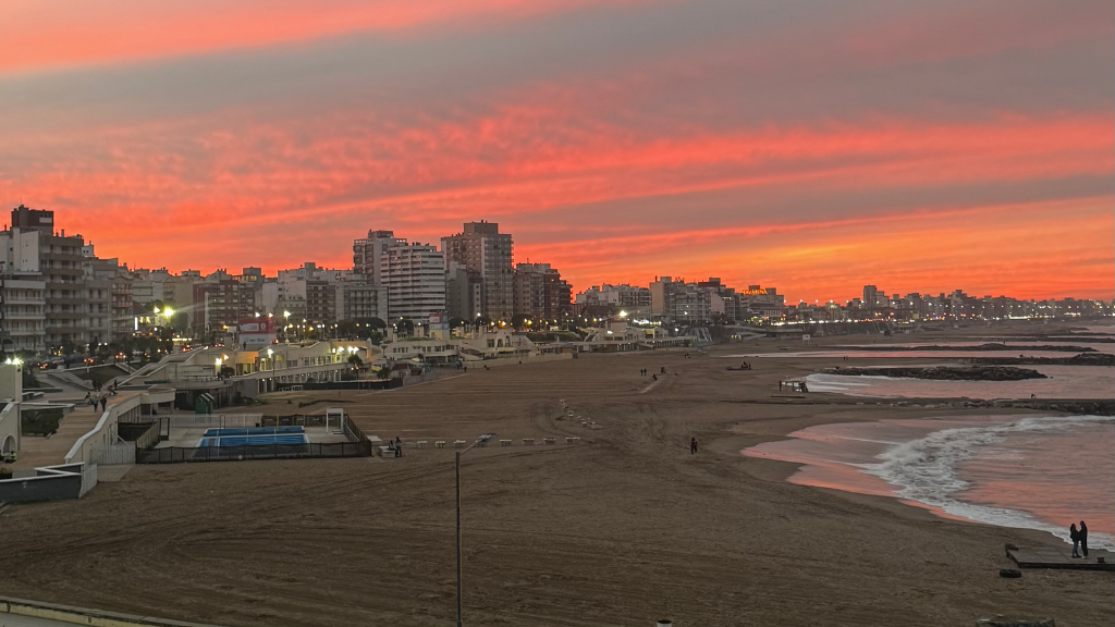 barrio la perla mar del plata atardecer