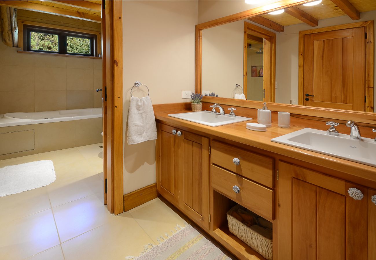 Casa em San Carlos de Bariloche - 11PAX HUAPI17C ESCG