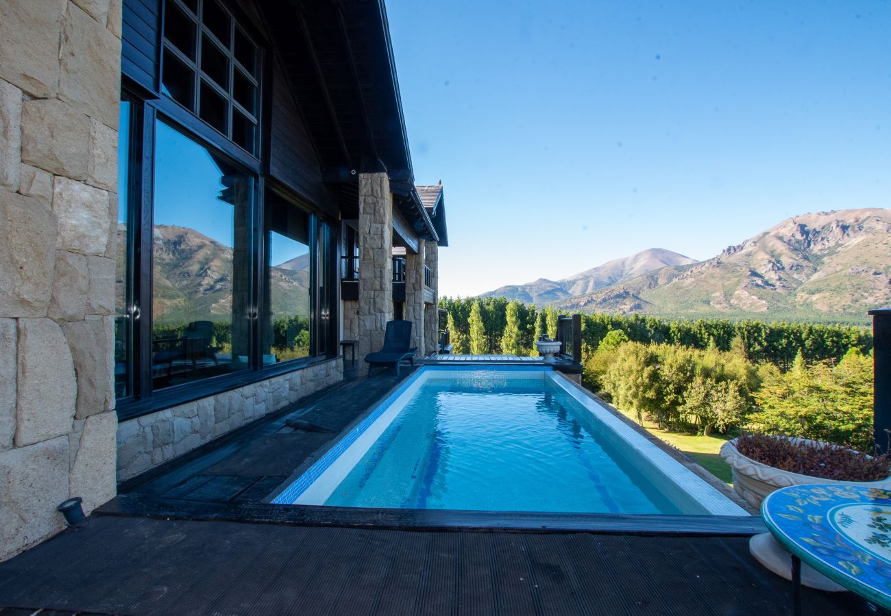 Casa em San Carlos de Bariloche - 18/20PAX ARE09 MAI
