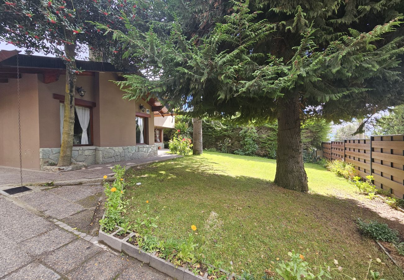 Casa em San Carlos de Bariloche - Jardin Botanico 6 rooms + 4 bathdroom