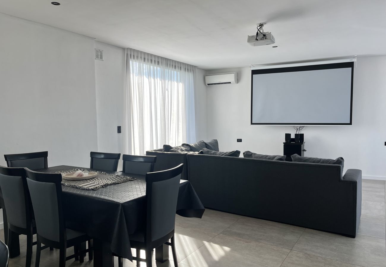 Casa em Mar Del Plata - Arenas House | Casa Romi | Hola Sur