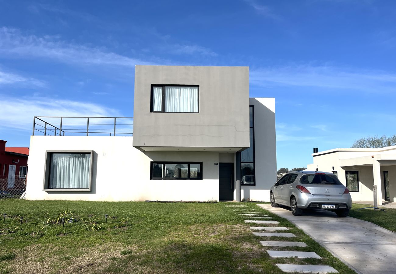 Casa em Mar Del Plata - Arenas House | Casa Romi | Hola Sur