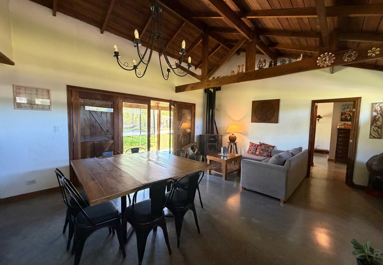 Casa em Mar Del Plata - Casa estilo Campo en Alfar | Casa Juan | Hola Sur