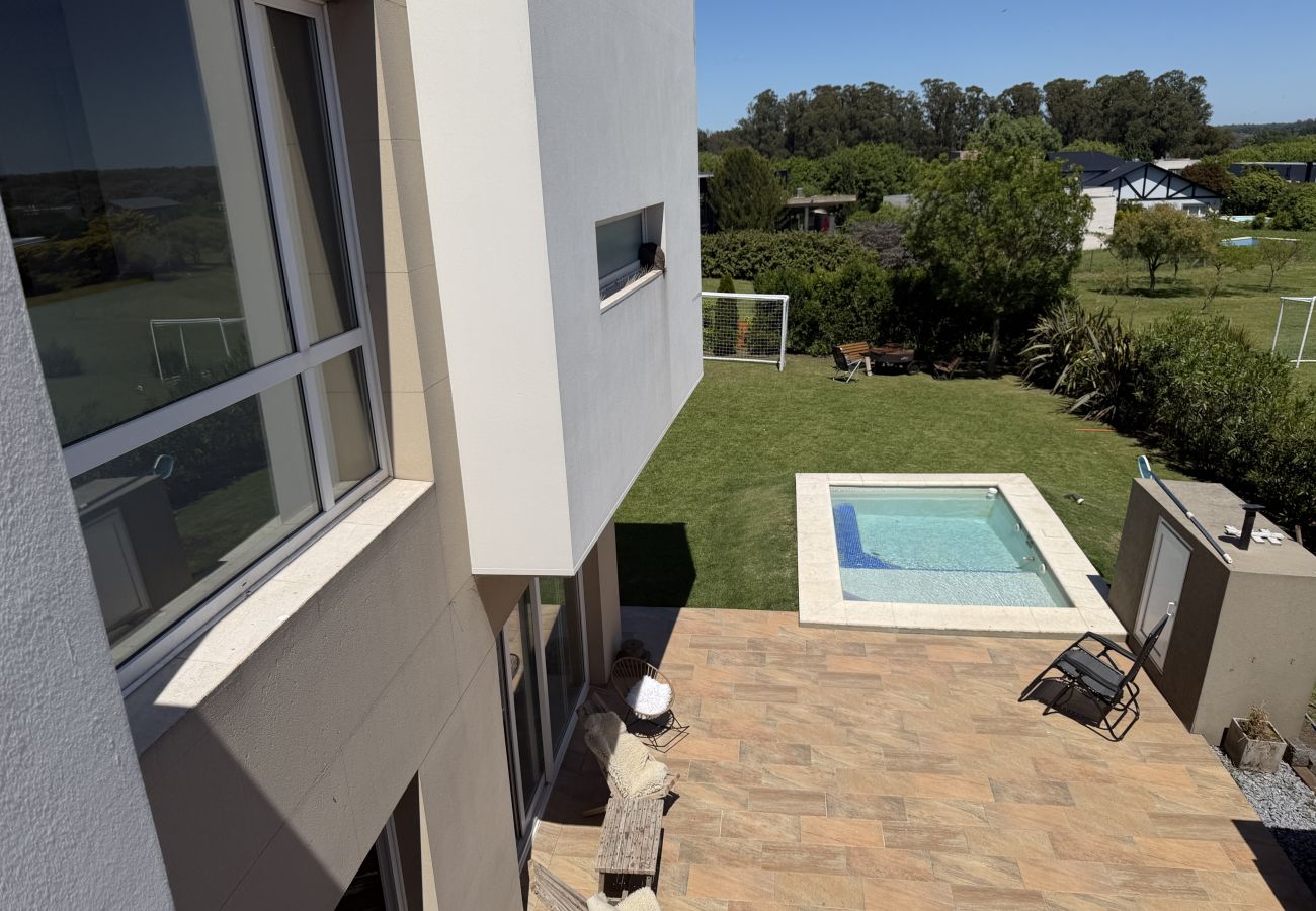 Casa em Mar Del Plata - Casa con Pileta en Arenas del Sur | Casa Belen | H