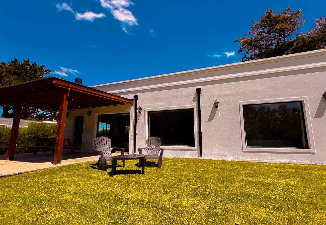 Casa em Chapadmalal - Naturaleza y confort | Casa Santi 212 | Hola Sur