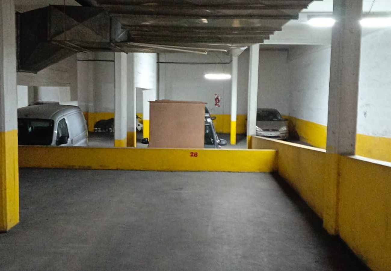 Garagem/parque de estacionamento em Mar Del Plata - Cochera cubierta Zona Centro - Edificio Coliqueo