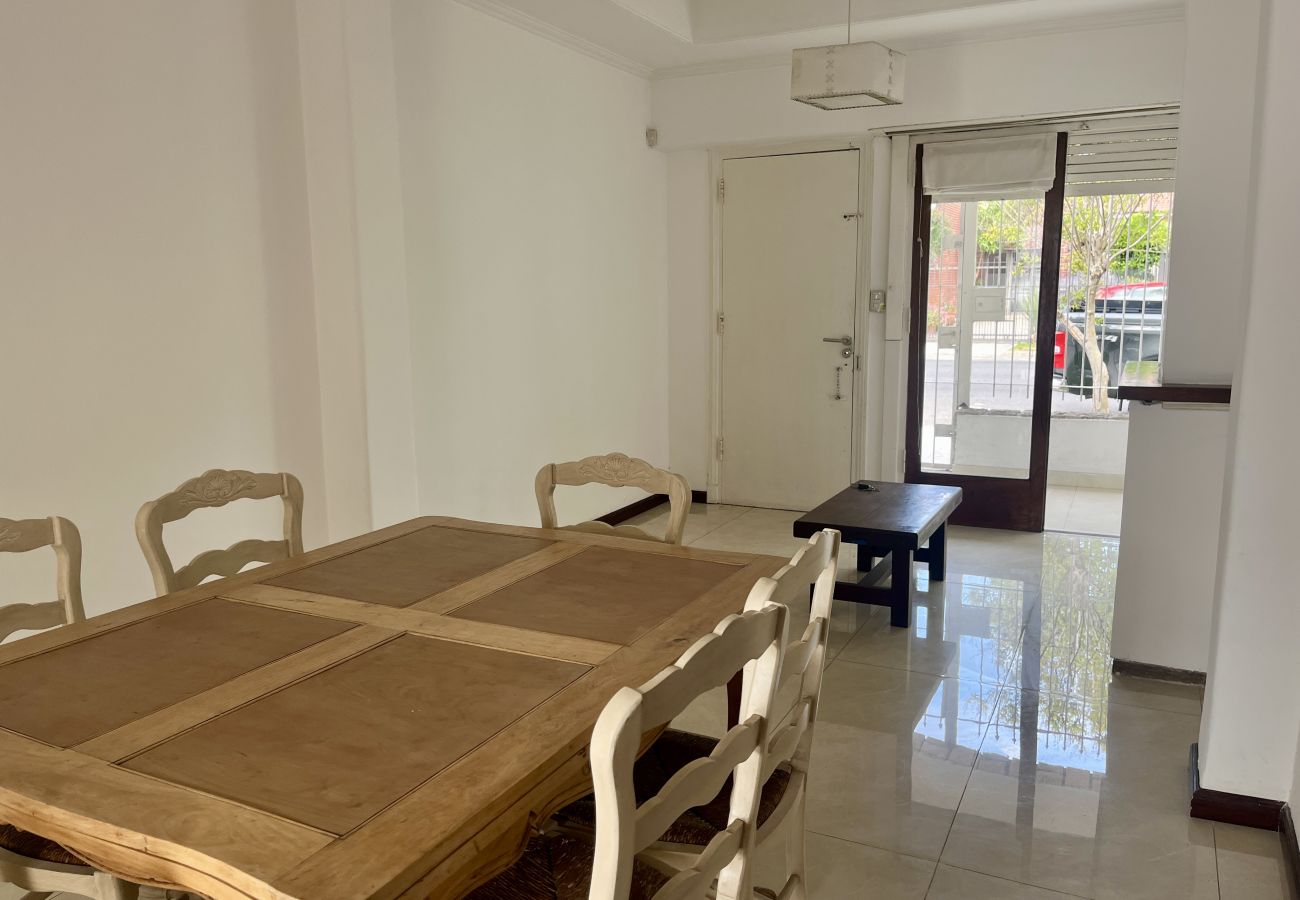 Chalet em Mar Del Plata - Chalet 4 Ambientes + 2 Departamentos en Block, Bar