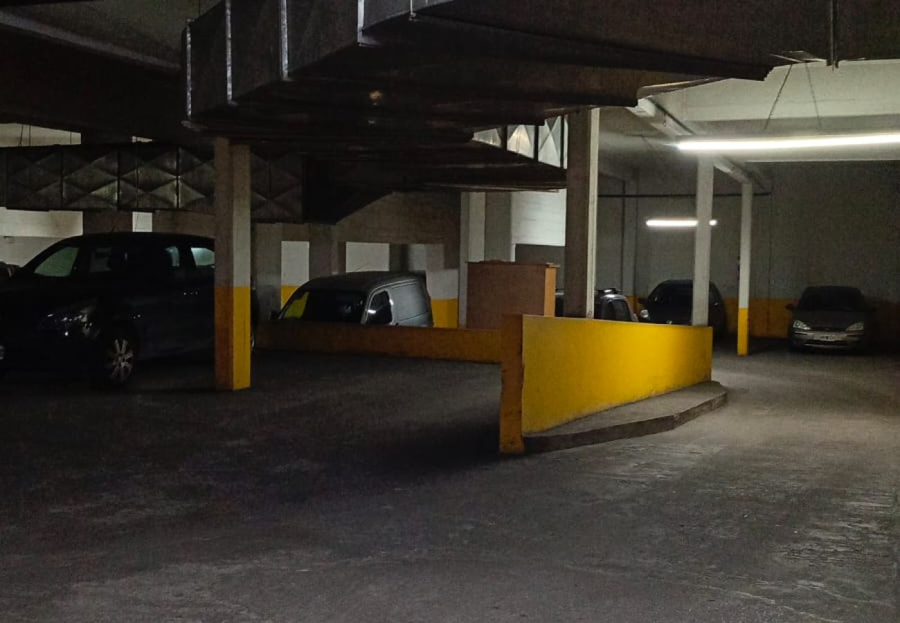 Garage/Parking in Mar Del Plata - Cochera cubierta Zona Centro - Edificio Coliqueo