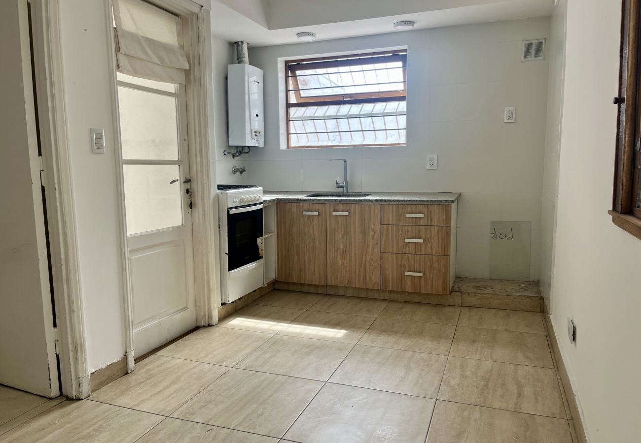 Villa in Mar Del Plata - Chalet 4 Ambientes + 2 Departamentos en Block, Bar