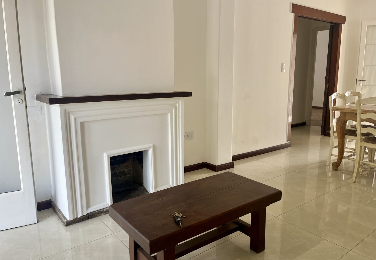 Villa in Mar Del Plata - Chalet 4 Ambientes + 2 Departamentos en Block, Bar