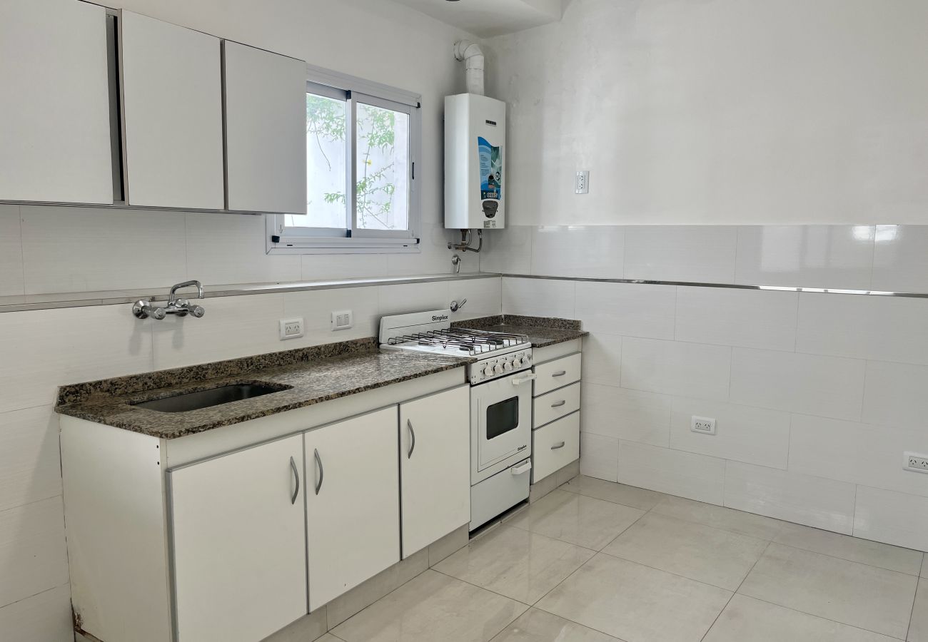 Villa in Mar Del Plata - Chalet 4 Ambientes + 2 Departamentos en Block, Bar