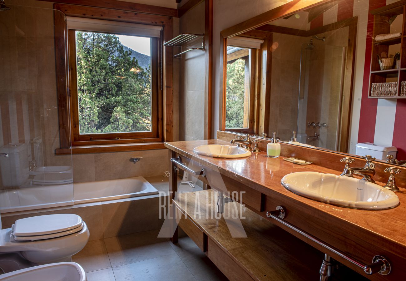 House in San Carlos de Bariloche - 08PAX ARE23 MER