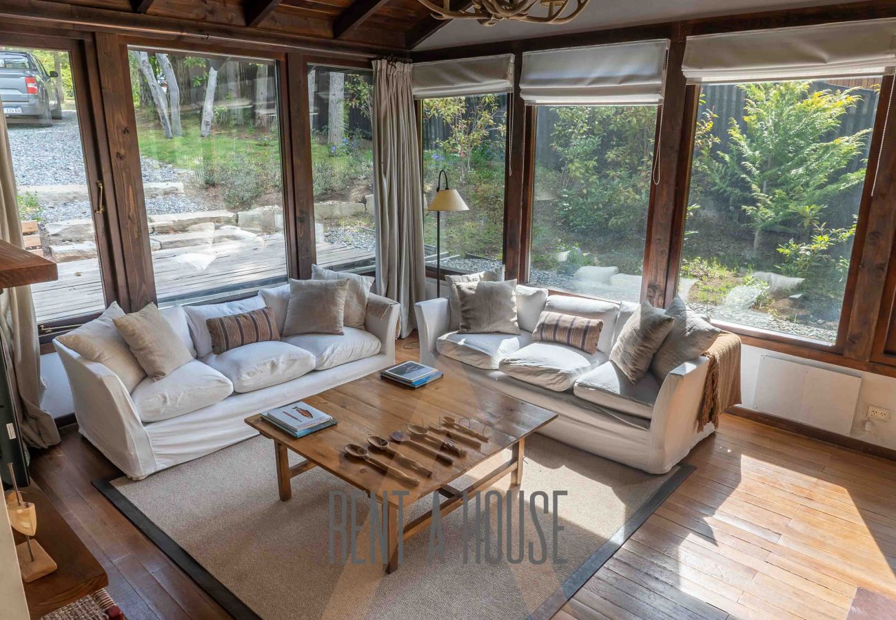 House in San Carlos de Bariloche - 06PAX ARE08 BEGO