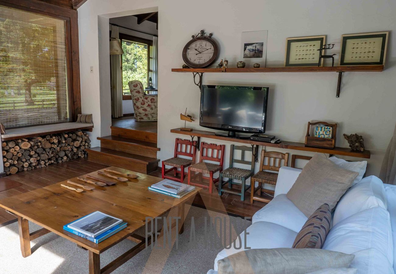 House in San Carlos de Bariloche - 06PAX ARE08 BEGO