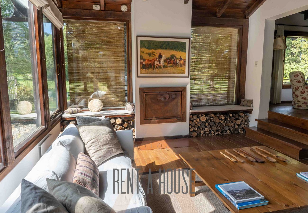 House in San Carlos de Bariloche - 06PAX ARE08 BEGO