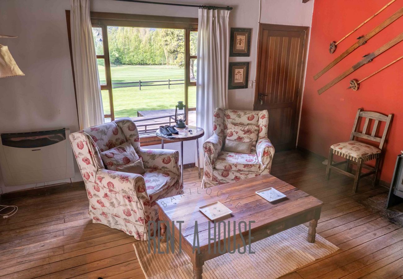 House in San Carlos de Bariloche - 06PAX ARE08 BEGO