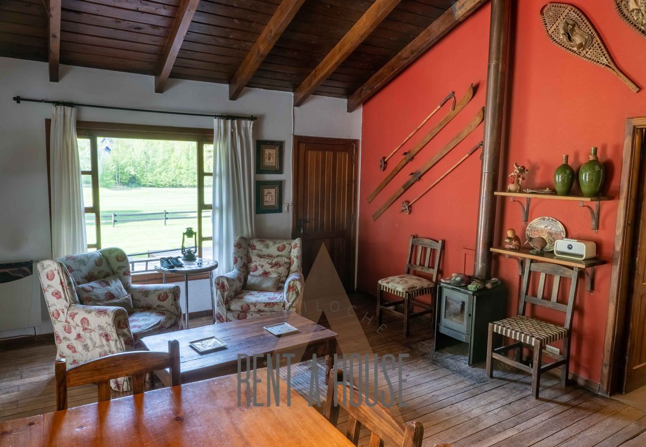 House in San Carlos de Bariloche - 06PAX ARE08 BEGO