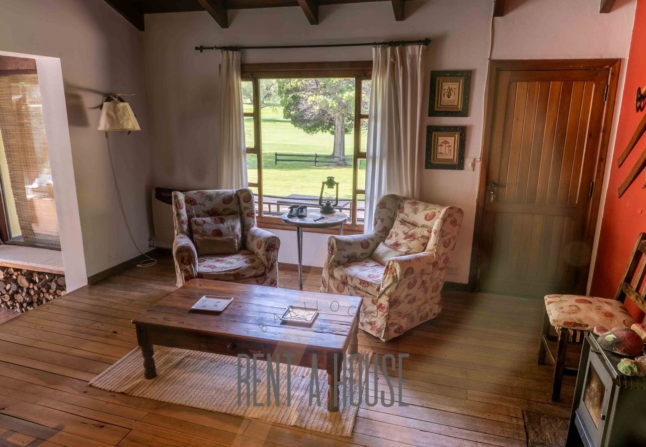 House in San Carlos de Bariloche - 06PAX ARE08 BEGO