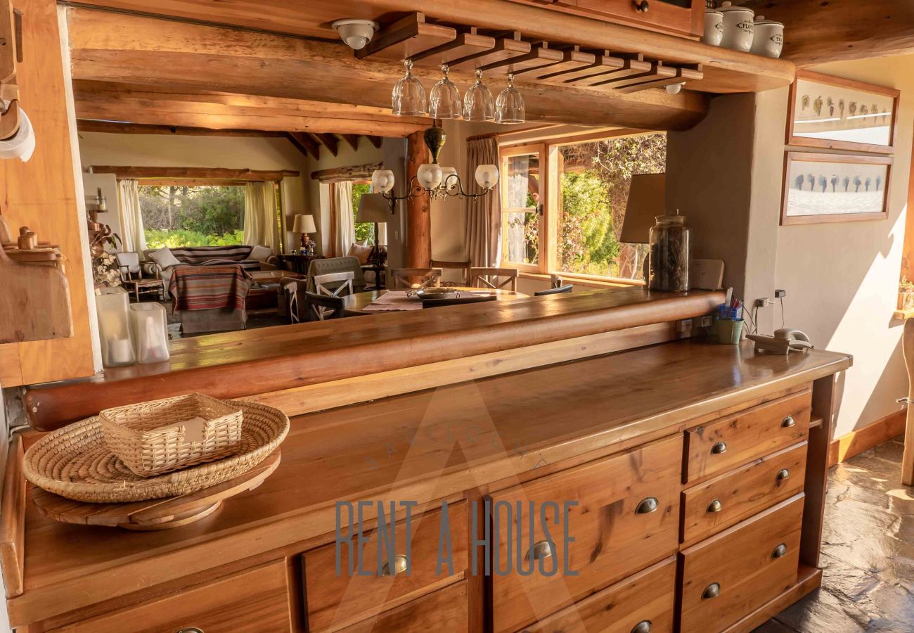 House in San Carlos de Bariloche - 11PAX HUAPI17C ESCG