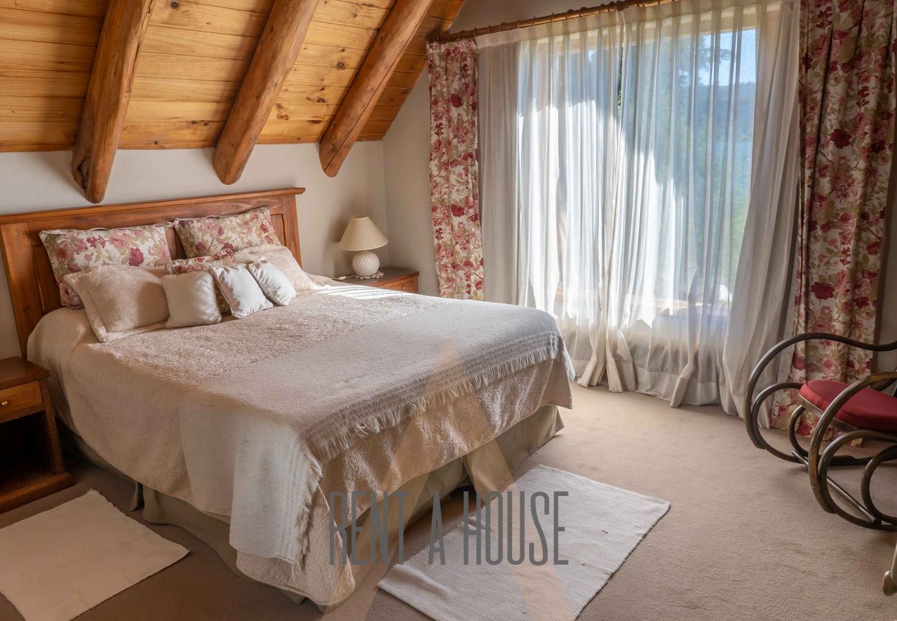 House in San Carlos de Bariloche - 11PAX HUAPI17C ESCG