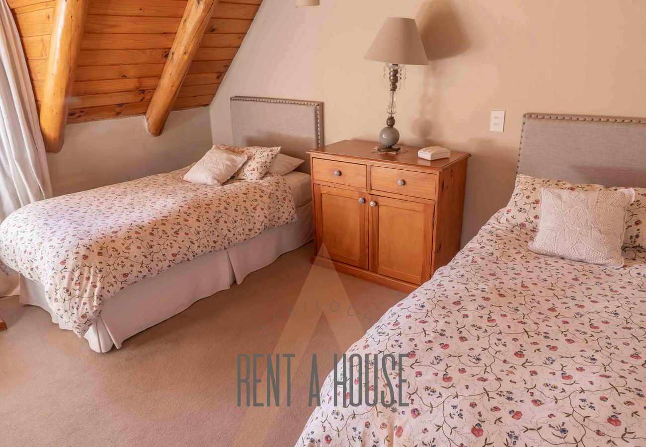 House in San Carlos de Bariloche - 11PAX HUAPI17C ESCG