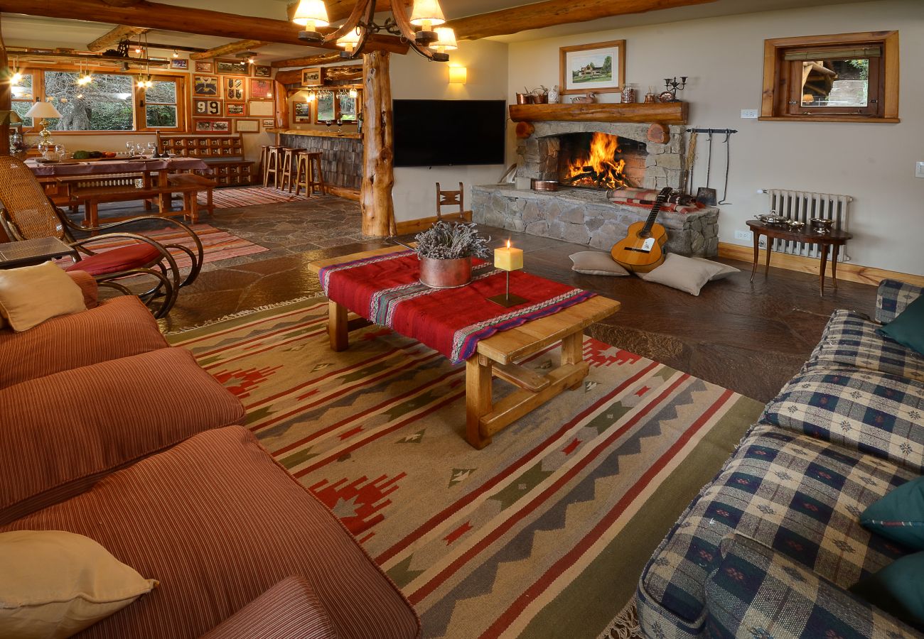 House in San Carlos de Bariloche - 11PAX HUAPI17C ESCG