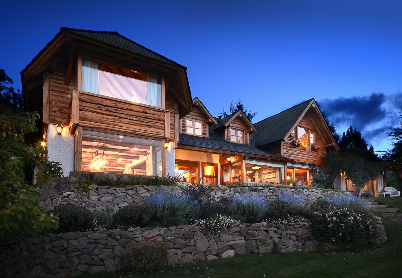 House in San Carlos de Bariloche - 11PAX HUAPI17C ESCG