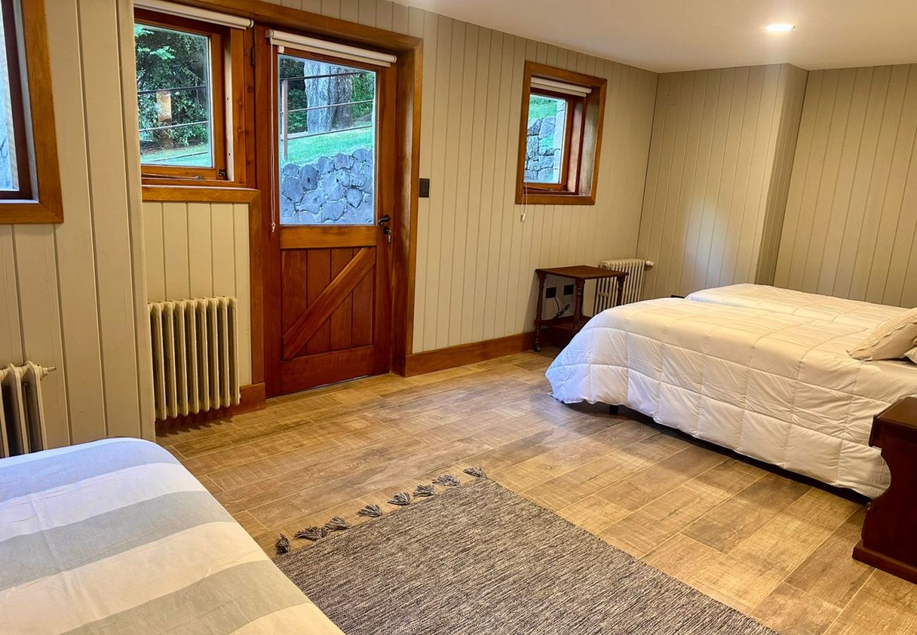 House in San Carlos de Bariloche - 11PAX HUAPI17C ESCG