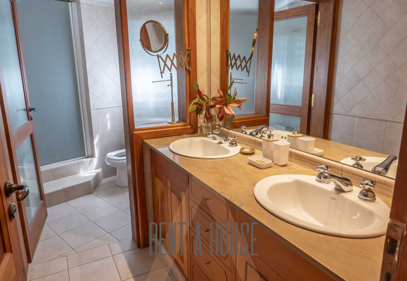 House in San Carlos de Bariloche - 16PAX VENAH02C PAB