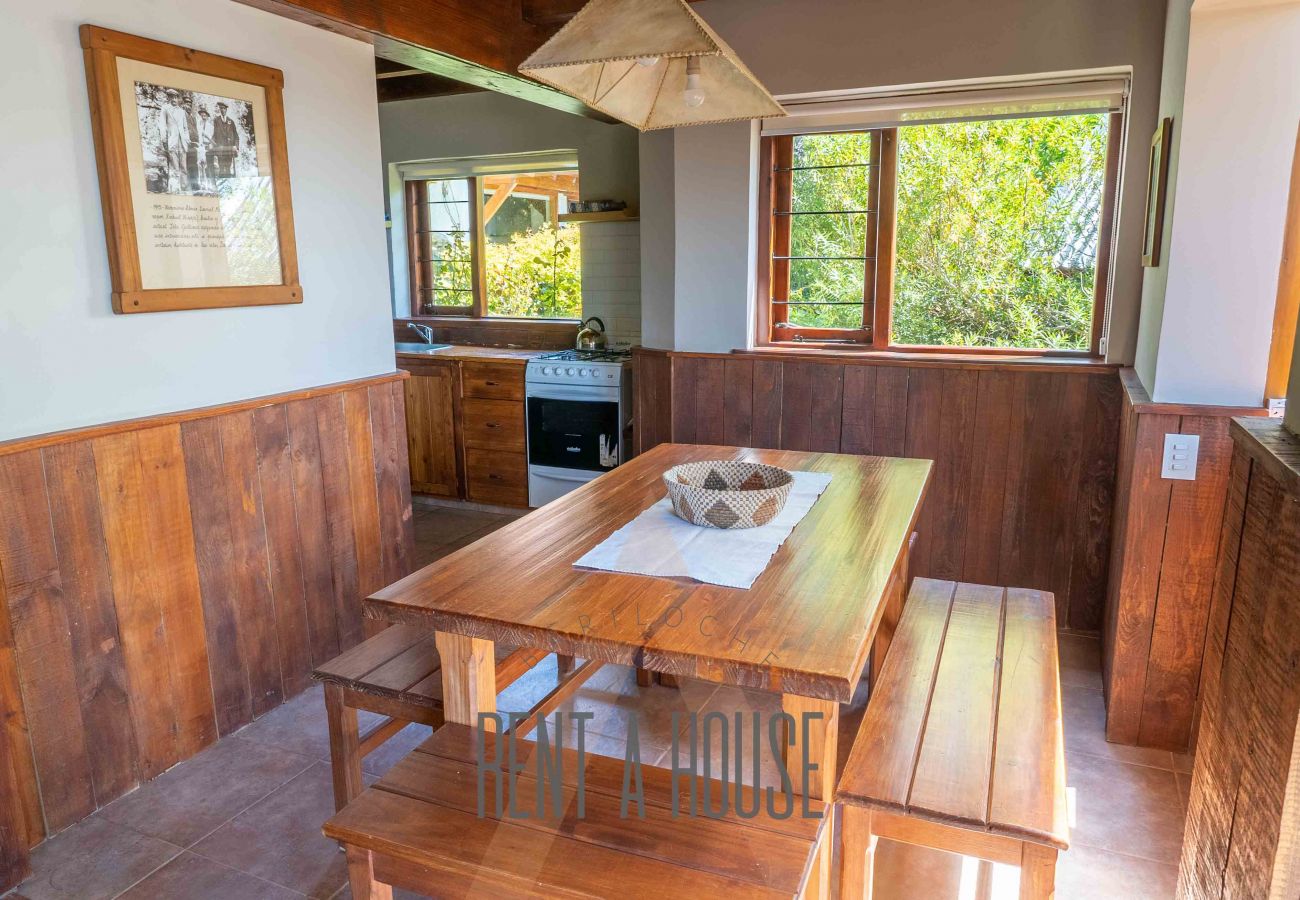 Cabin in San Carlos de Bariloche - 08PAX HUAPI20C ESBQUE
