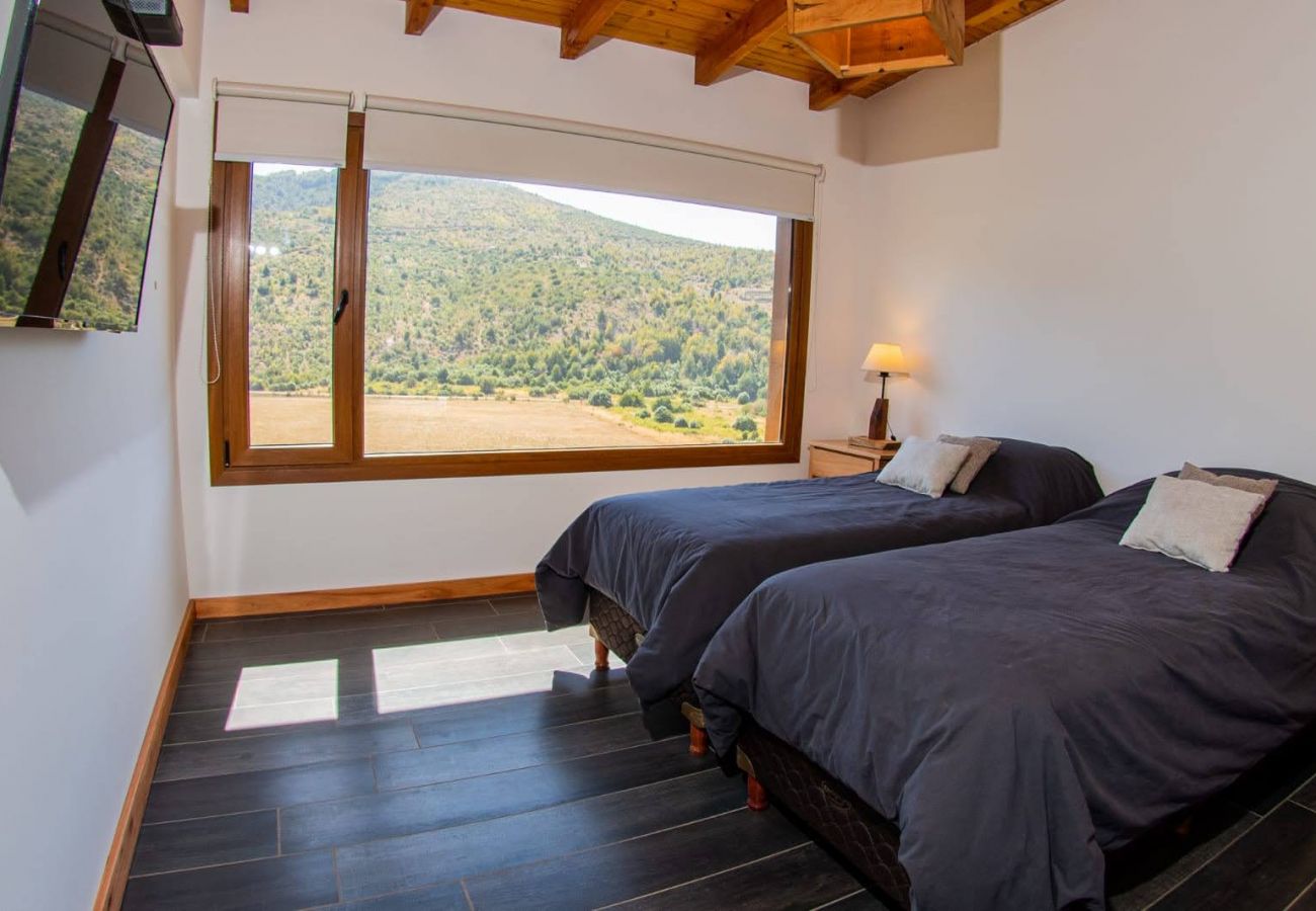 House in San Carlos de Bariloche - 09PAX ARE28 BELI