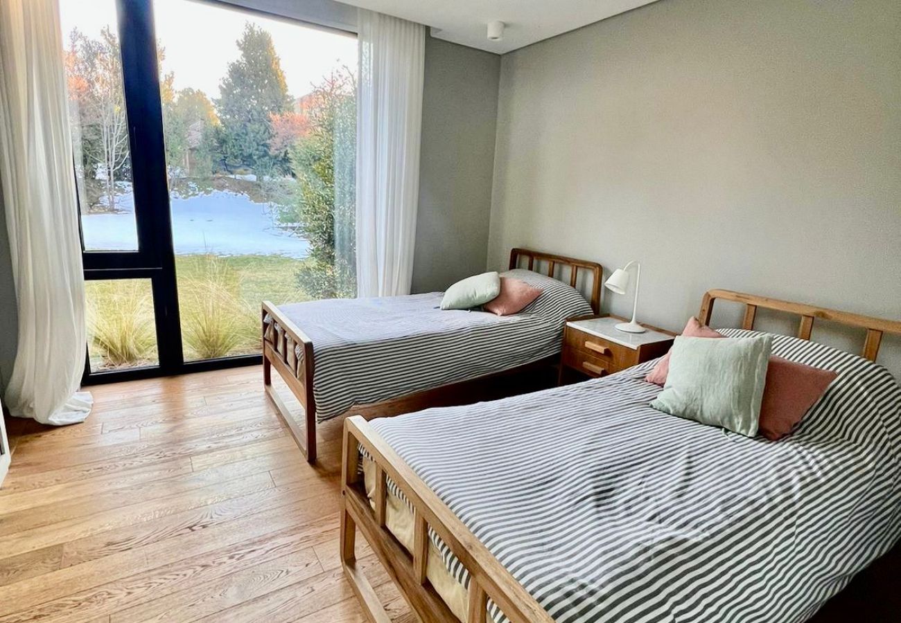 House in San Carlos de Bariloche - 09PAX ARE42 MECHI